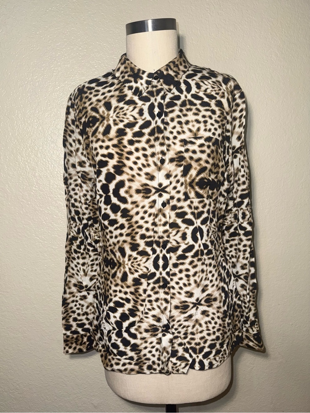 Worthington 100% Silk Leopard Print Button Up Blouse Medium Animal Print